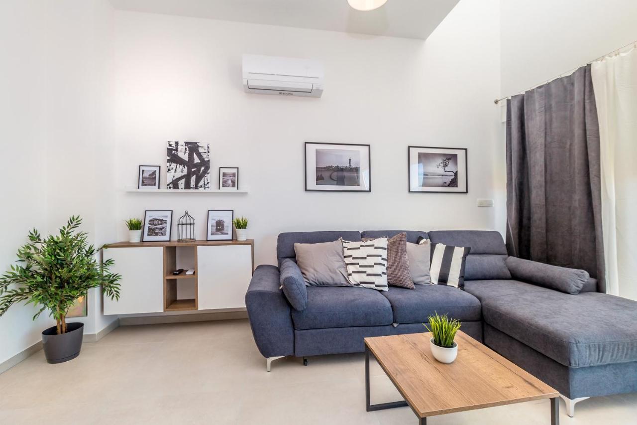 Apartments Solis Lacus Penthouse Njivice Bagian luar foto