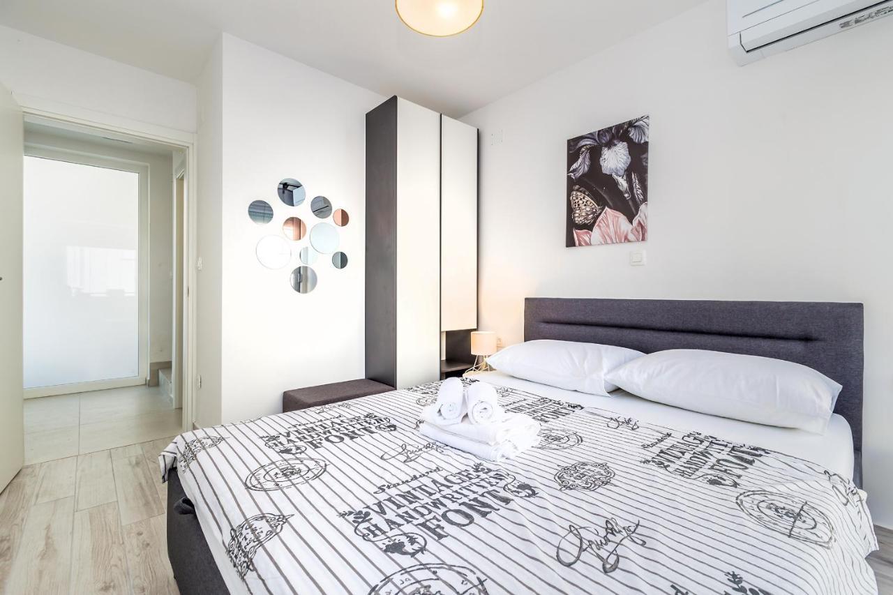 Apartments Solis Lacus Penthouse Njivice Bagian luar foto