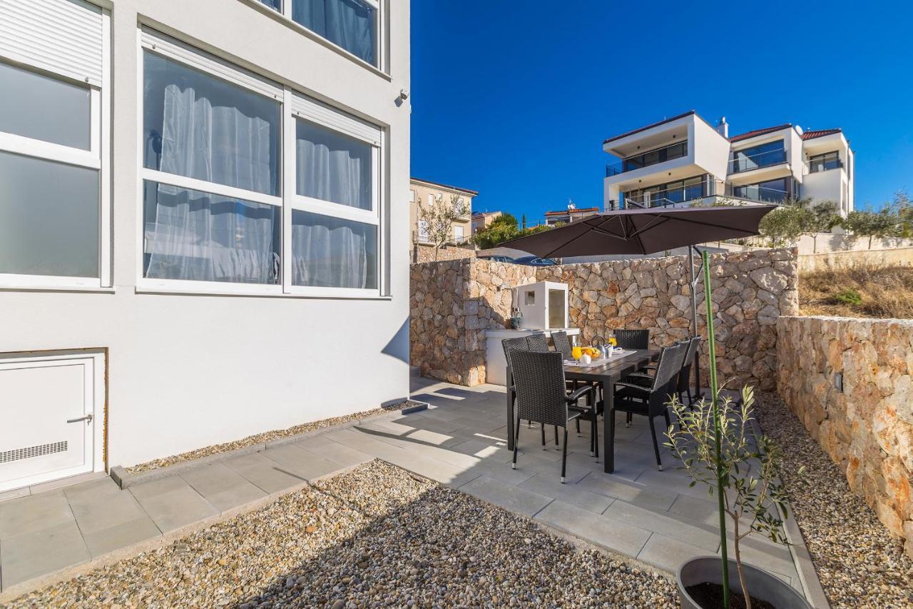 Apartments Solis Lacus Penthouse Njivice Bagian luar foto