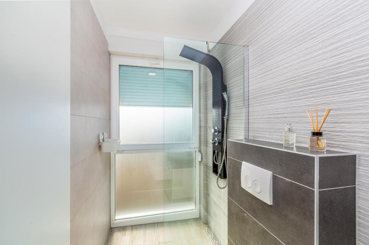 Apartments Solis Lacus Penthouse Njivice Bagian luar foto