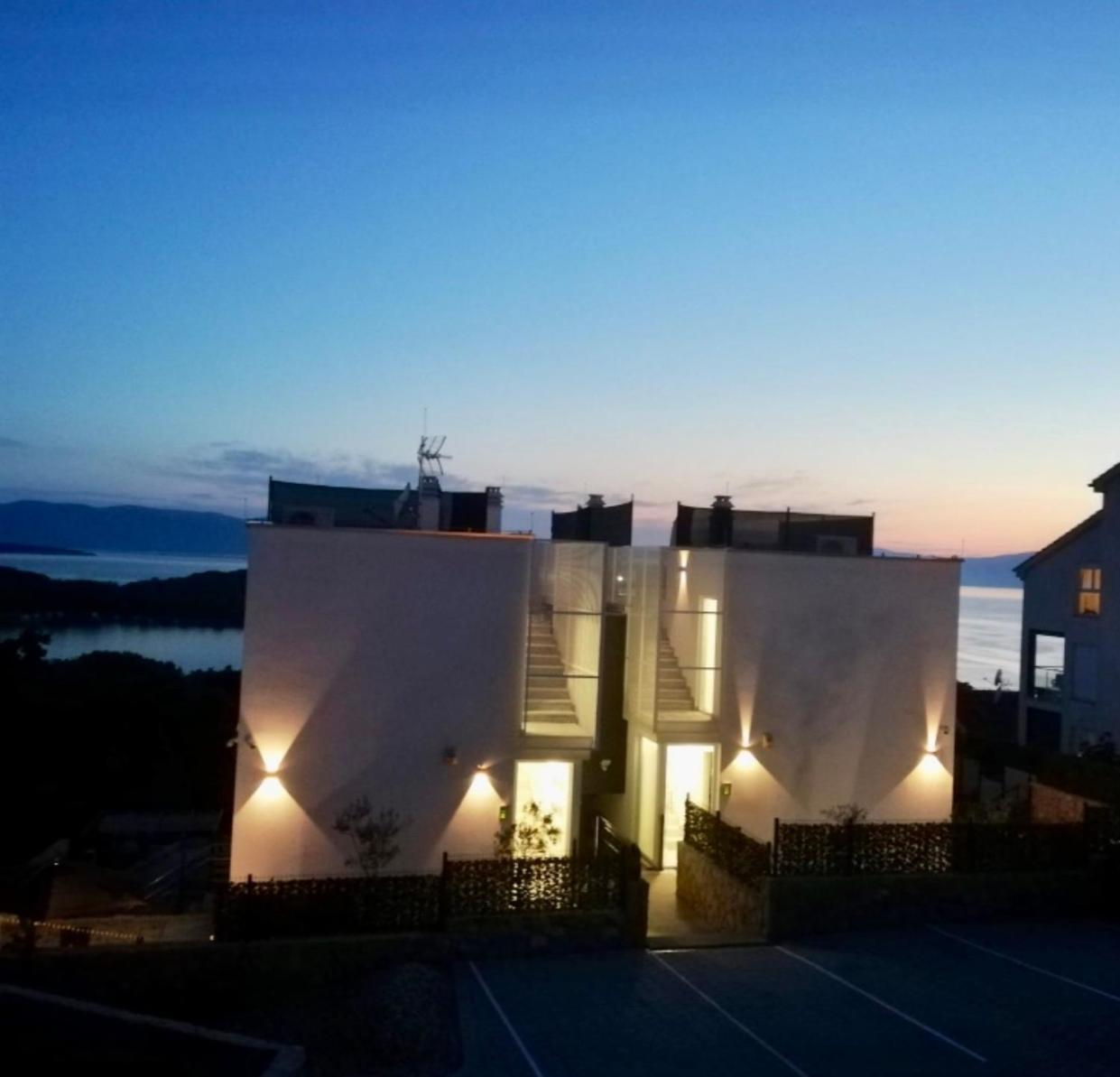 Apartments Solis Lacus Penthouse Njivice Bagian luar foto