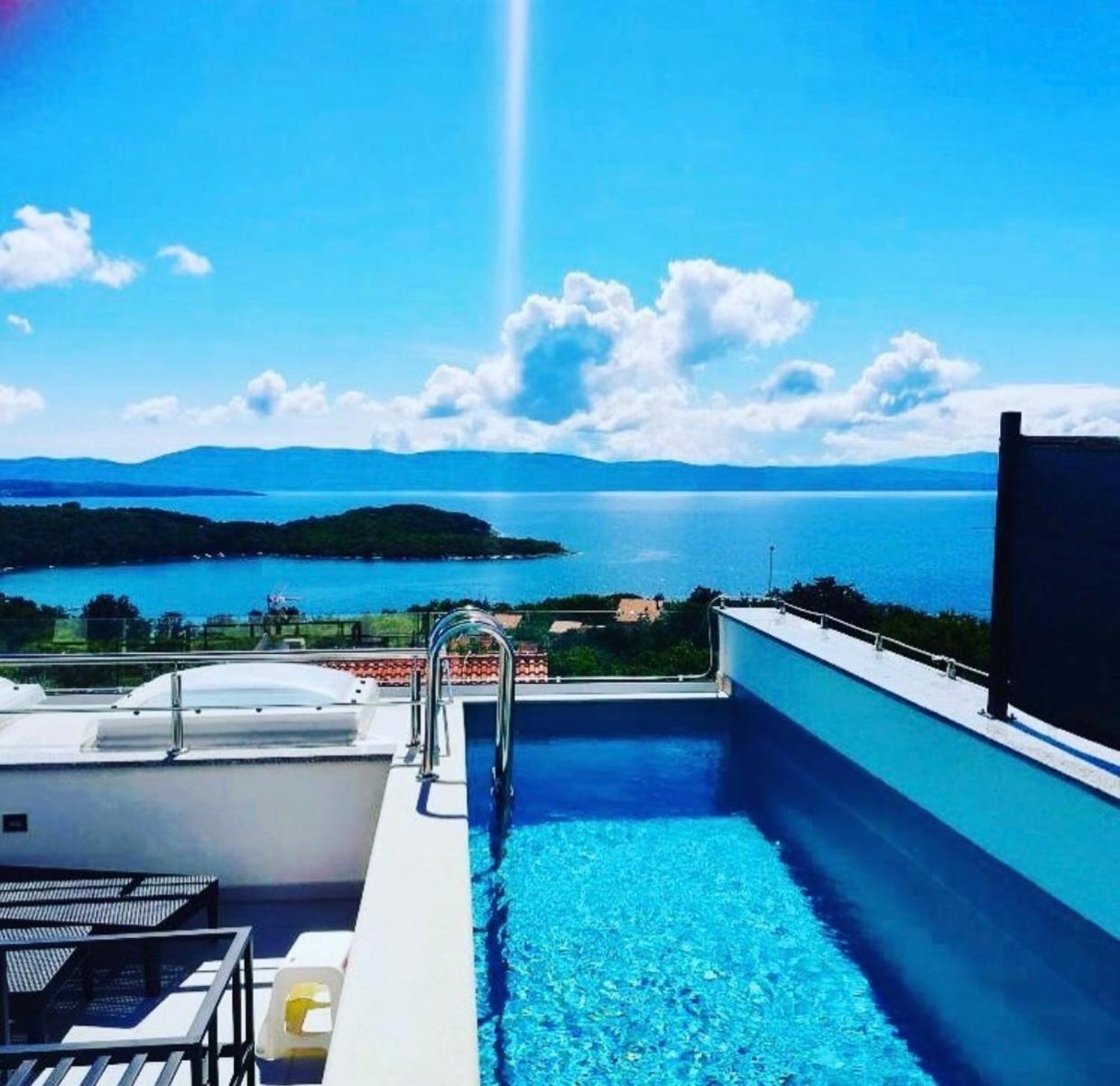 Apartments Solis Lacus Penthouse Njivice Bagian luar foto